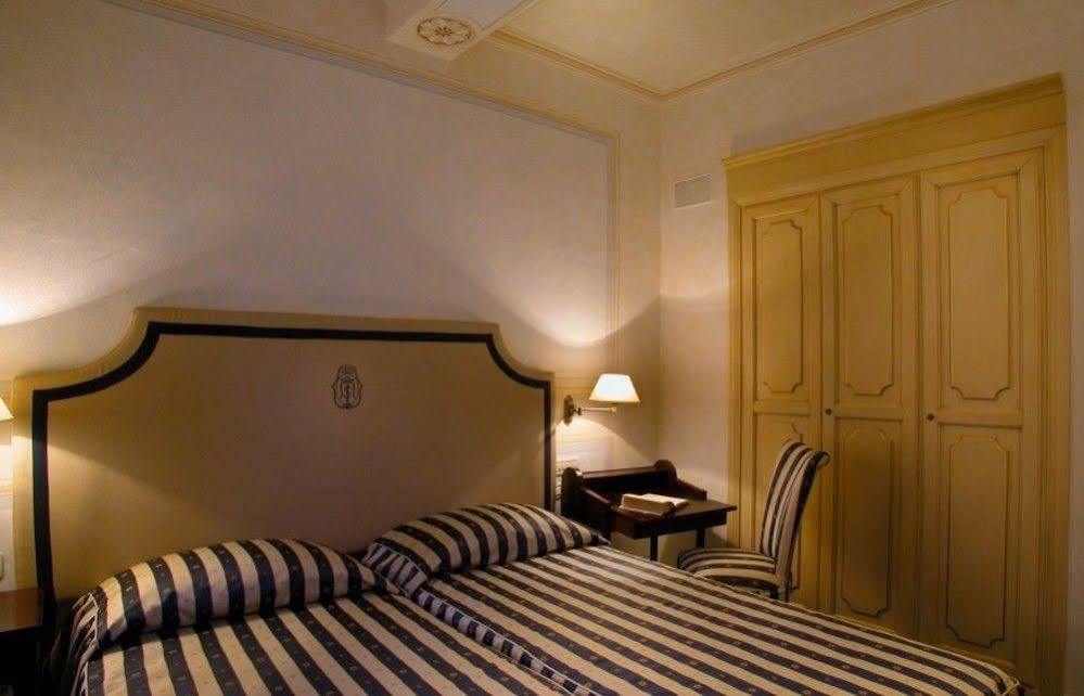 Hotel Relais Dell'Orologio Pisa Exteriör bild