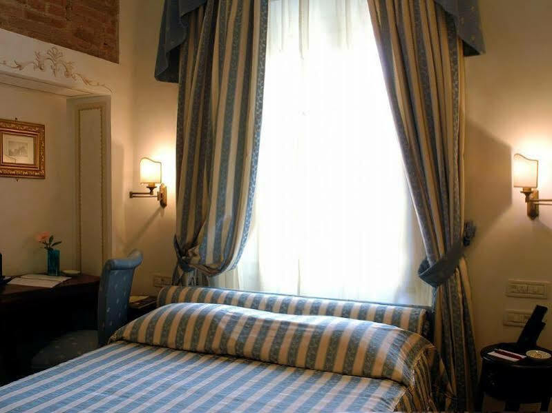 Hotel Relais Dell'Orologio Pisa Exteriör bild